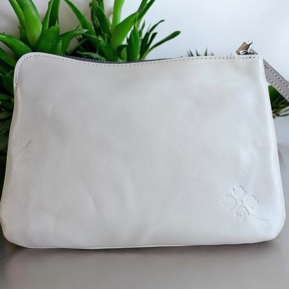 Patricia Nash wristlet/clutch - Picture 3 of 6